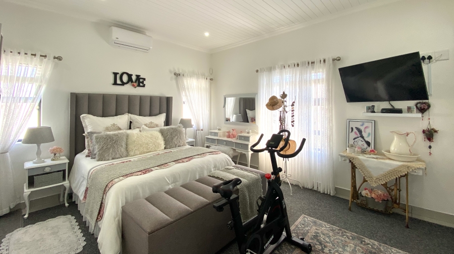 3 Bedroom Property for Sale in Atlantic Shores Beachfront Estate Western Cape